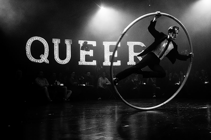 133_j4 entertainment_circus _cyr wheel (2)