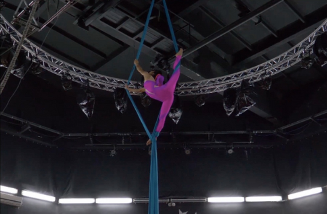 146- j4entertainment- performance- aerial silk