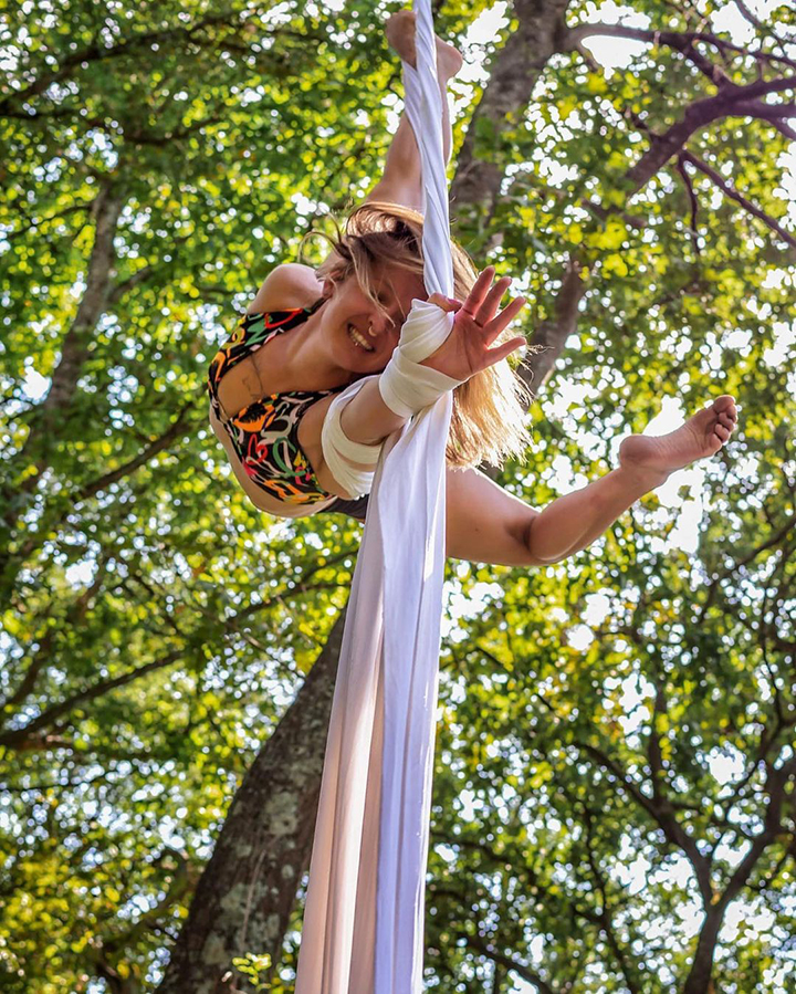 442_ j4 entertainment _ circus _ aerial silk (6)