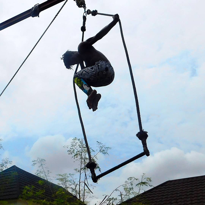 543_j4 entertainment_circus_trapeze (4)