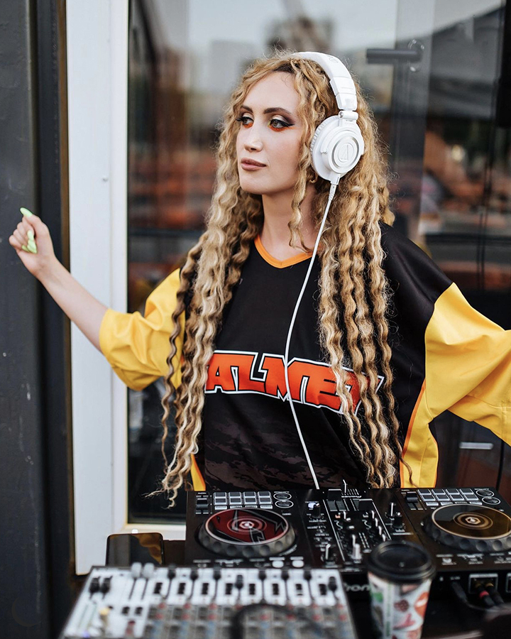 738_j4entertainment_music- dj4